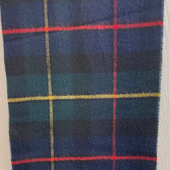 100% Pure Lambswool Great Britain Holiday Tartan Plaid Scarf - Picture 6 of 9
